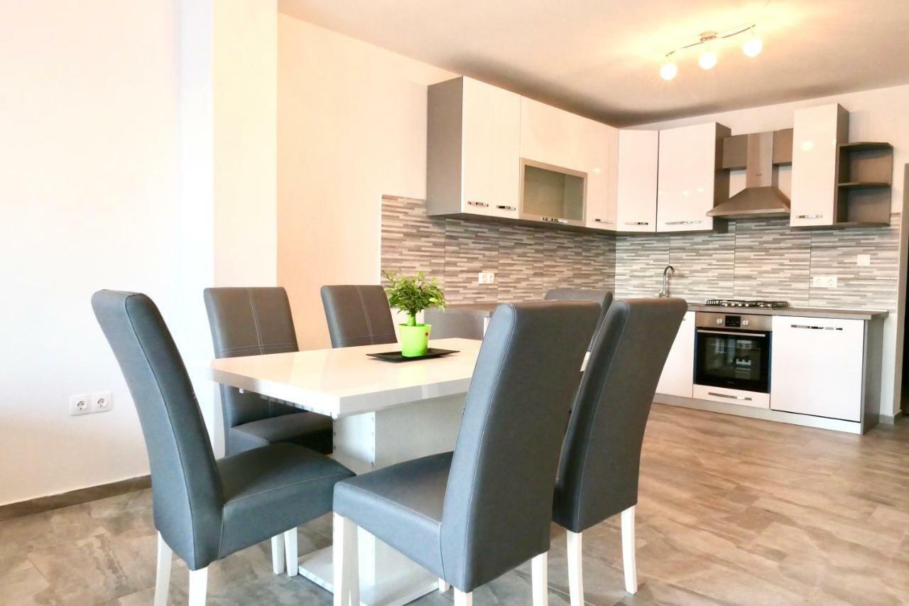 Antonia Apartments ซาวาลาติซา ภายนอก รูปภาพ